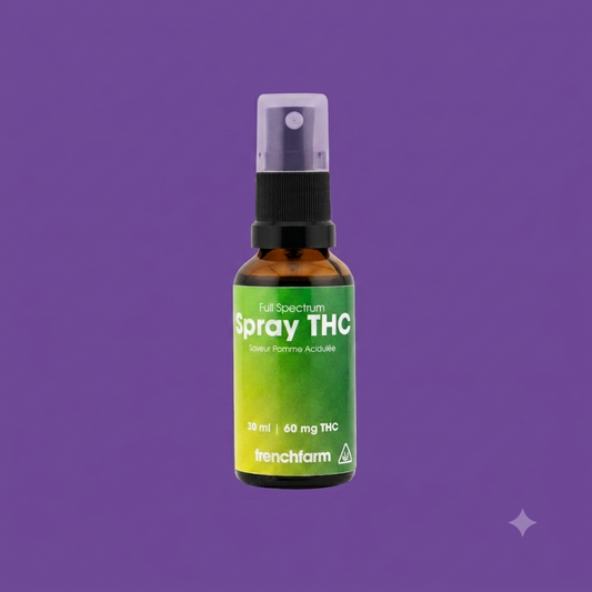 Flacon de Spray THC Full Spectrum 30ml saveur pomme acidulée de la marque Frenchfarm, vue de face sur fond violet. Smokeboxshop